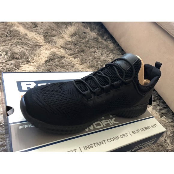 Skechers slip resistant shoes - Picture 3 of 4